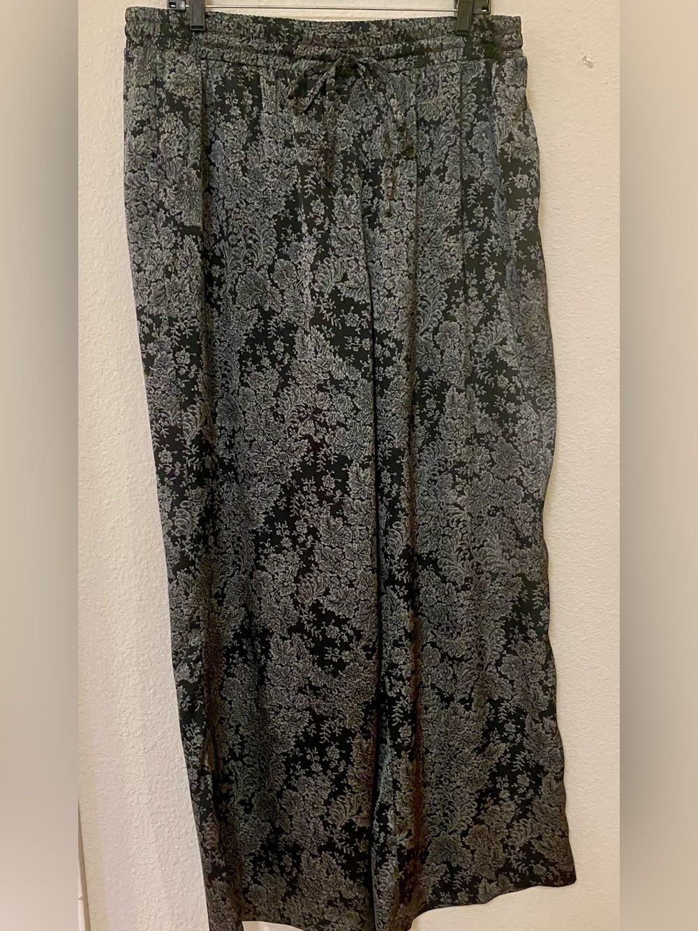 3/$18 - Rafaella Black Floral Print Satin Wide Leg Pants - Quick List For Live